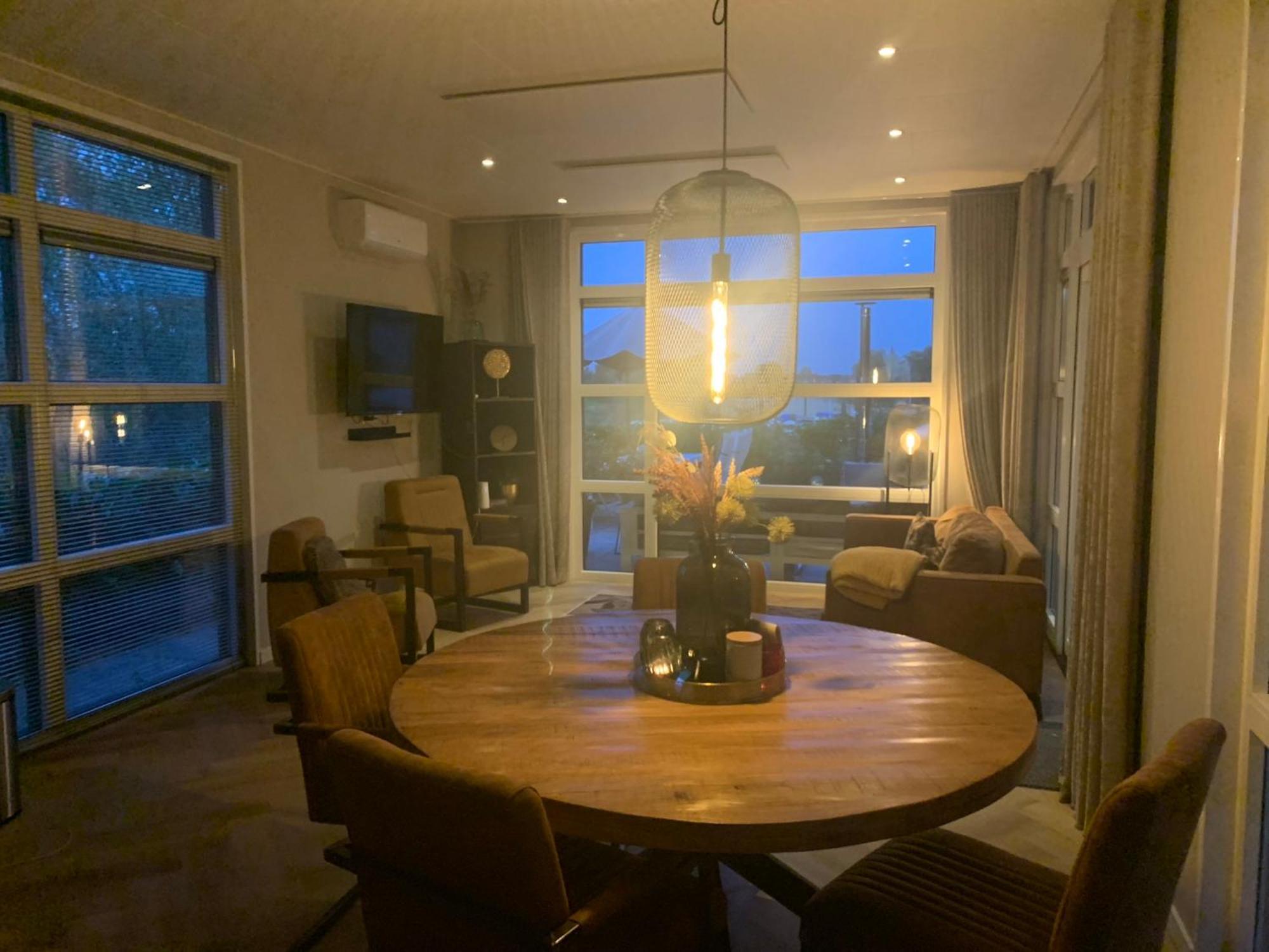 Luxus Chalet Hafenblick Lathum Bagian luar foto